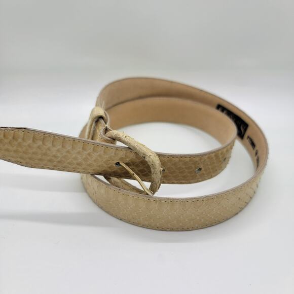 Vintage Honors Genuine Snakeskin Belt 34” Ivory Velvet Back Gold Taiwan R.O.C. - Picture 12 of 14